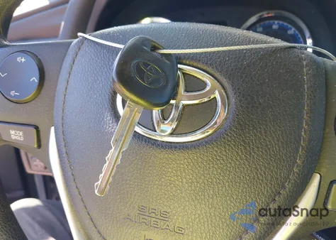 2018 Toyota Corolla L из США, поврежденный, VIN 5YFBURHE6JP780806